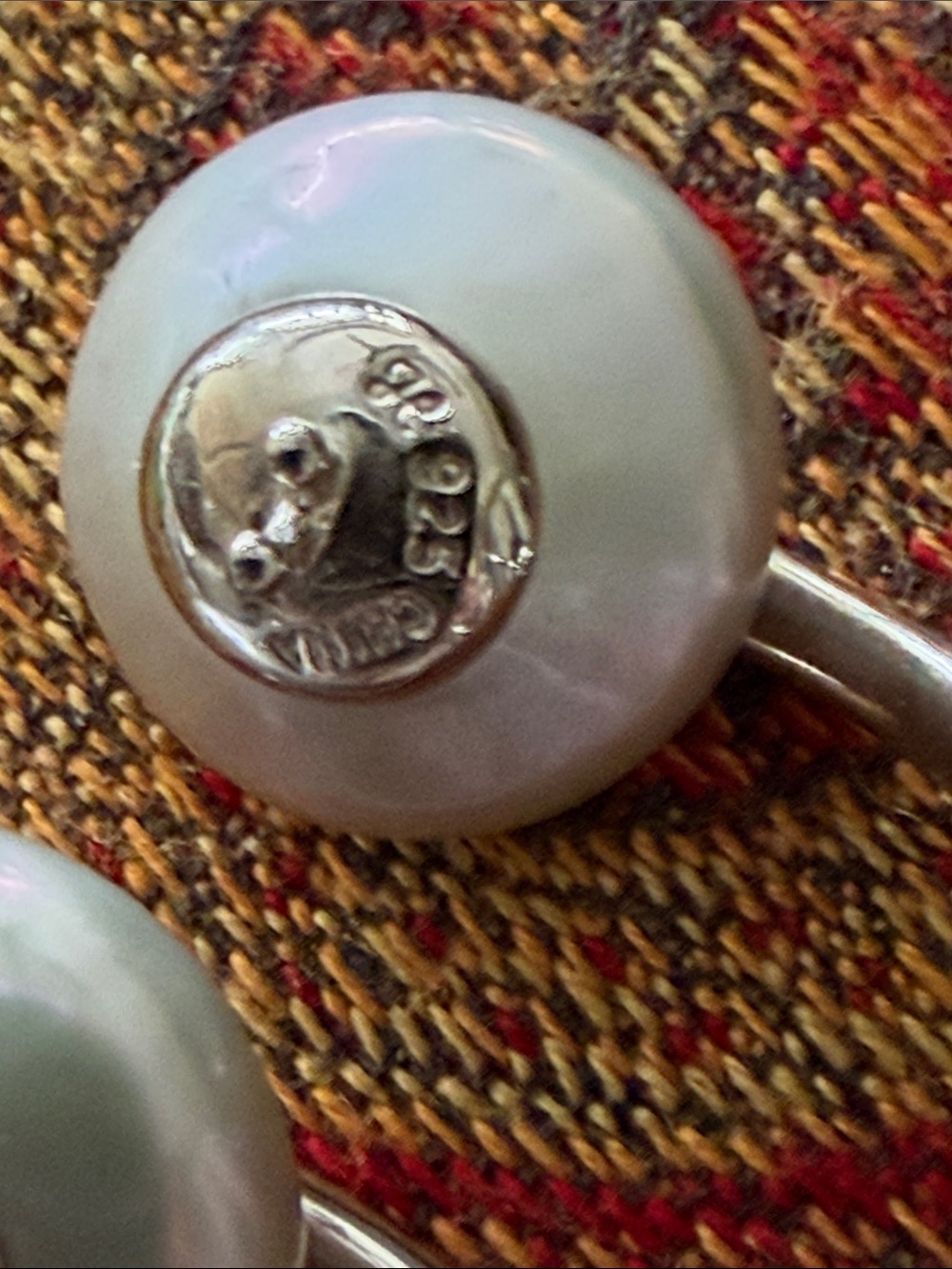 Exquisite delicate sterling silver pierced pearl earrings - Picture 8 of 11